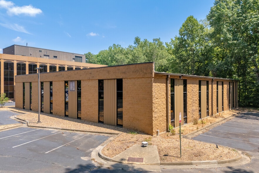More Photos Of 1701 E Parham Rd, Richmond Office Residential For Sale