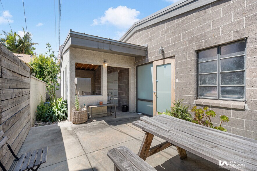 More Photos Of 420 Grand Ave, Long Beach Loft Creative Space For Lease