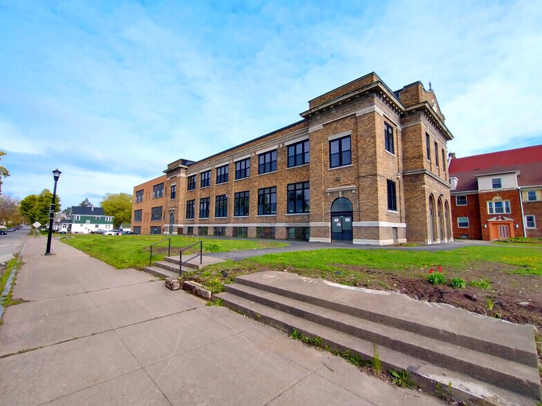 More Photos Of 420 Durnan St, Rochester Schools For Sale
