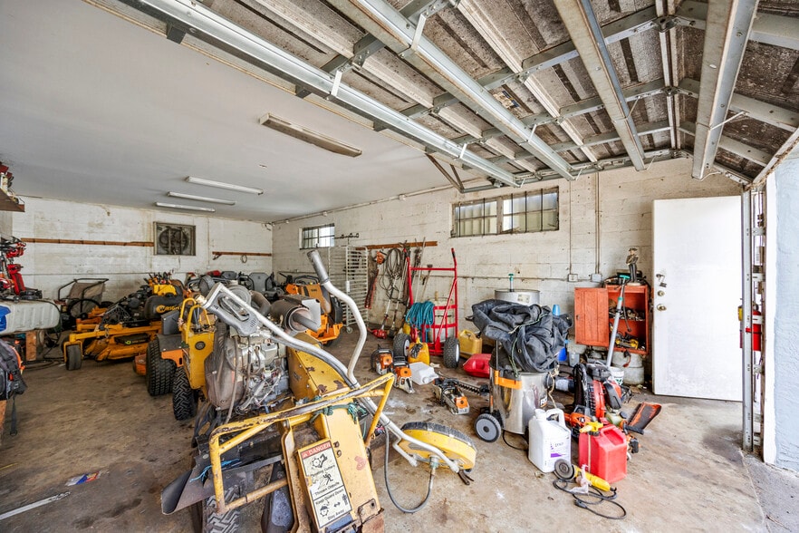 More Photos Of 3085 2nd Ave N, Palm Springs Freestanding For Sale