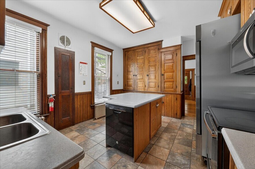 More Photos Of 415 W Forest Ave, Ypsilanti Sorority Fraternity House For Sale