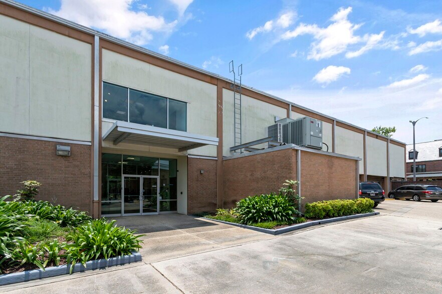 More Photos Of , Baton Rouge Office For Sale