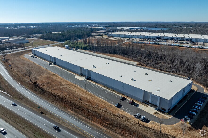 More Photos Of 380 John Dodd Rd, Spartanburg Distribution For Lease