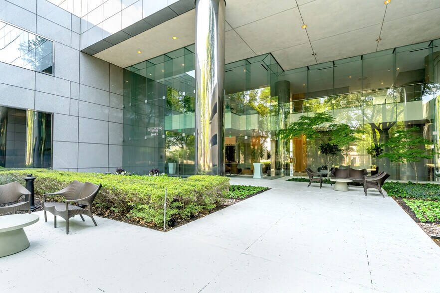 More Photos Of 14643 N Dallas Pky, Dallas Office For Lease