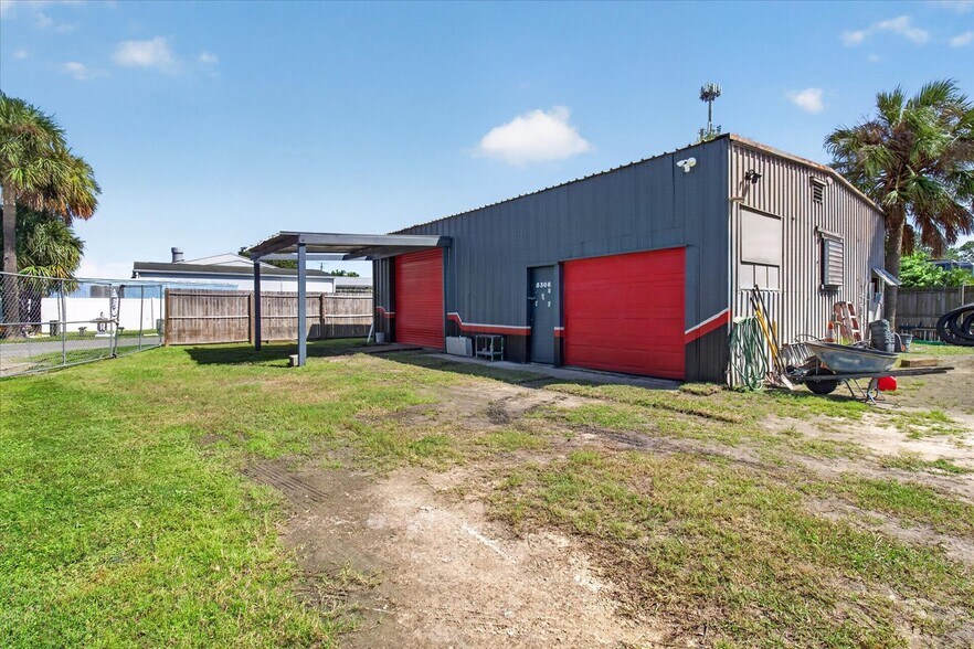 Primary Photo Of 5306 W Commerce St, Tampa Warehouse For Sale