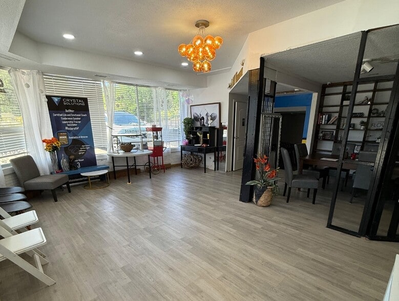 More Photos Of 409 Carthage St, Sanford Medical For Sale