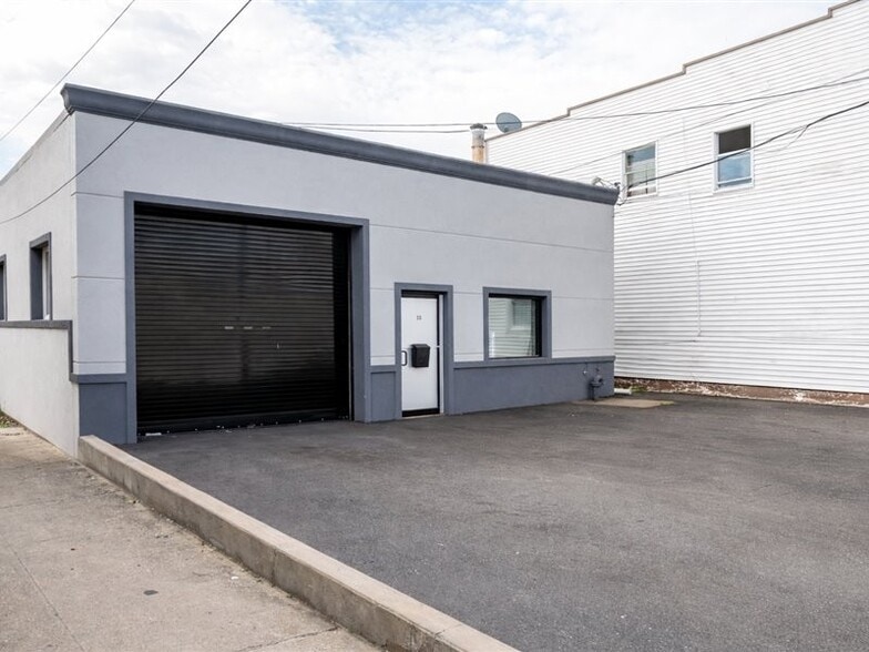 Primary Photo Of 28 Willowdale Ave, Port Washington Industrial For Lease