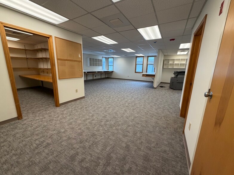 More Photos Of 615 Jefferson Blvd, Warwick Office For Sale