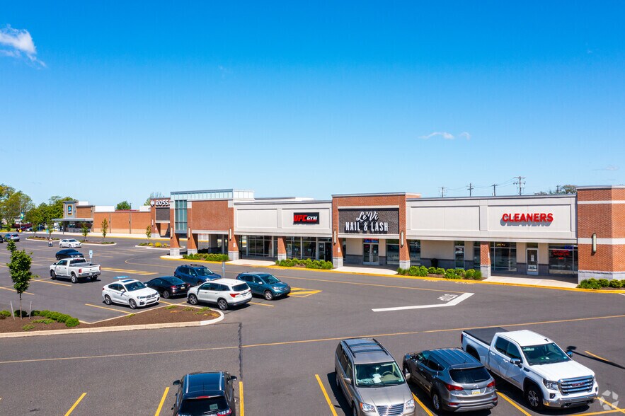 More Photos Of 2333 W Welsh Rd, Hatfield Unknown For Lease