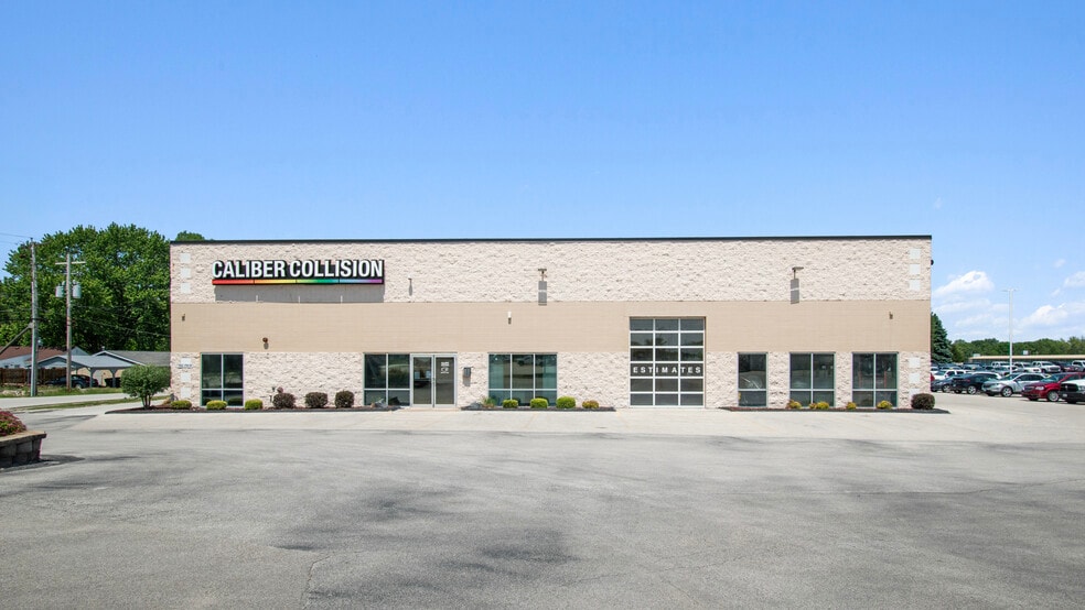 Primary Photo Of 3912 17th St, East Moline Auto Repair For Sale