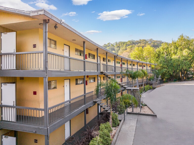More Photos Of 195 Los Robles Rd, Novato Apartments For Sale