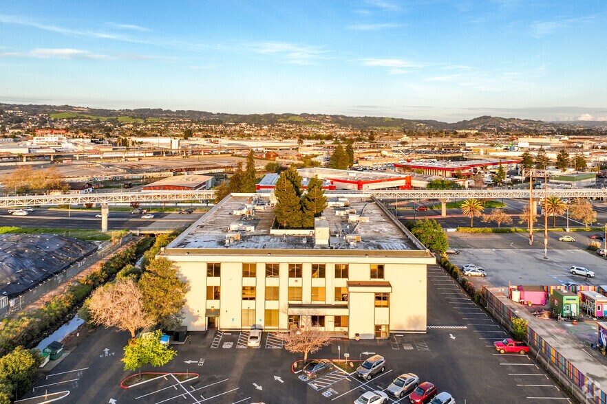 More Photos Of 675 Hegenberger Rd, Oakland Office For Lease