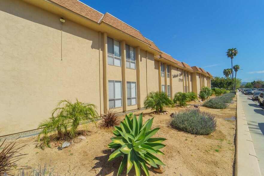 More Photos Of 12430 Oak Knoll Rd, Poway Apartments For Sale