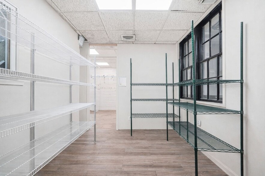 More Photos Of 1940 McDonald Ave, Brooklyn Auto Repair For Lease