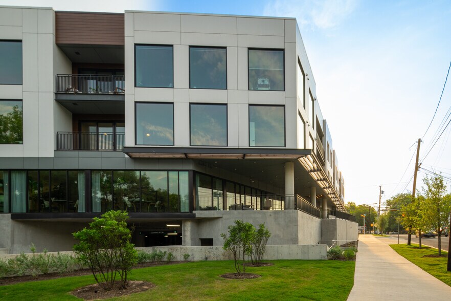 More Photos Of 2209 S First St, Austin Apartments For Sale