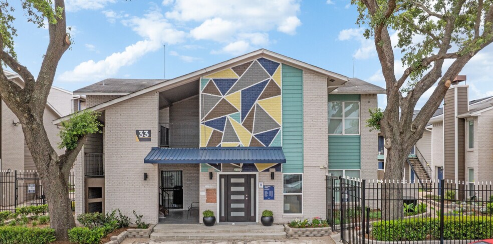 More Photos Of 8600 S Course Dr, Houston Apartments For Sale