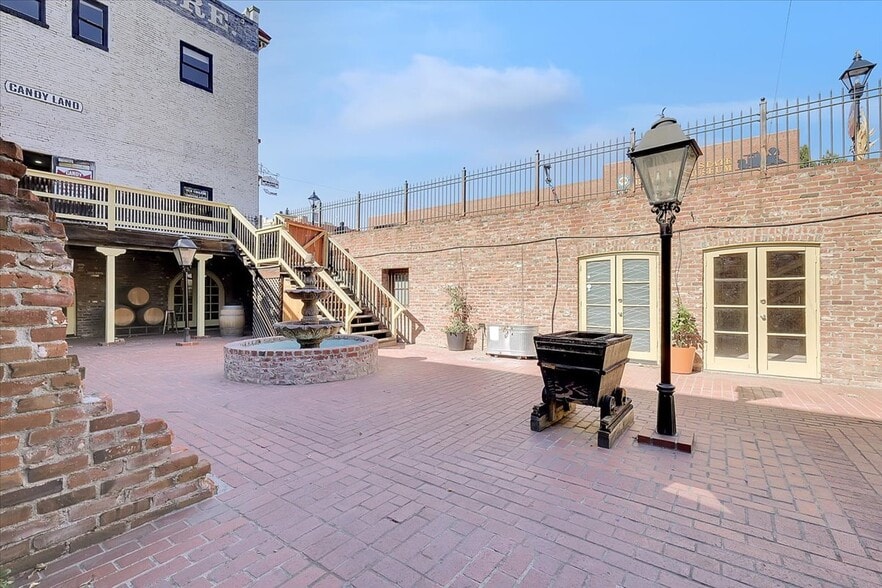 More Photos Of 900-906 2nd St, Sacramento Restaurant For Lease