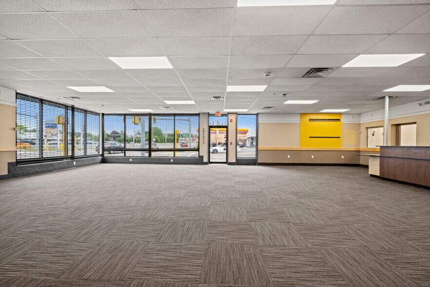 More Photos Of 628 Belmont St, Brockton Freestanding For Lease