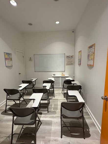 More Photos Of 8266 Austin St, Kew Gardens Storefront Retail Office For Lease