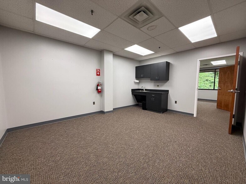 More Photos Of 8101 Washington Ln, Wyncote Office For Lease