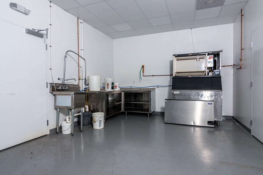 More Photos Of 49 Mechanic St, Hope Valley Manufacturing For Sale