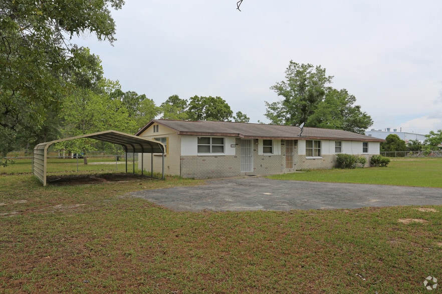 Primary Photo Of 7137 Barclay Ave, Brooksville Medical For Sale