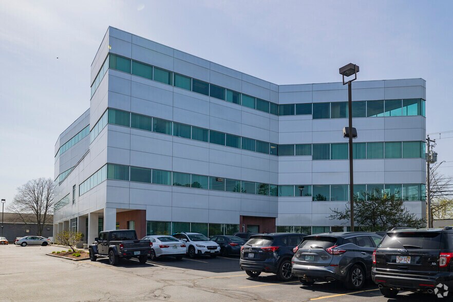 More Photos Of 547 Amherst St, Nashua Medical For Lease