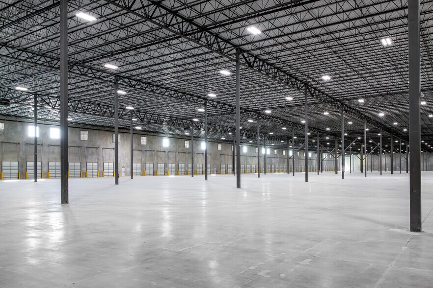 More Photos Of 6851 Cal Turner Dr, San Antonio Distribution For Lease