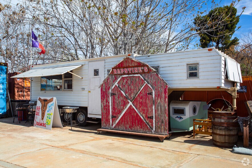 More Photos Of 502 W 6th St, Beaumont Freestanding For Sale