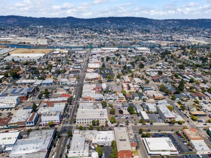 More Photos Of 2411 Santa Clara Ave, Alameda Bank For Lease