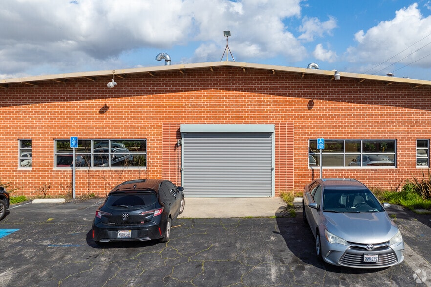 More Photos Of 18020 S Broadway, Gardena Warehouse For Lease