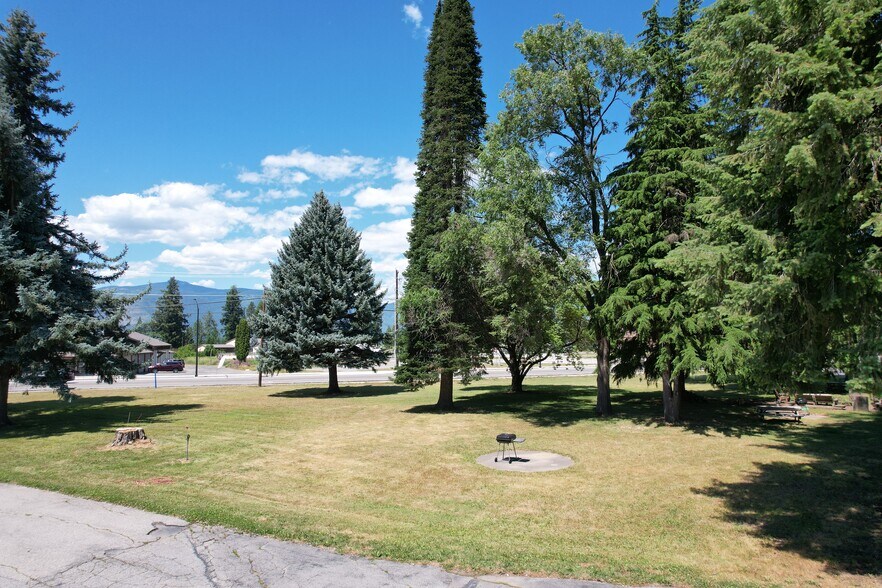 More Photos Of 6409 S Main St, Bonners Ferry Hotel For Sale