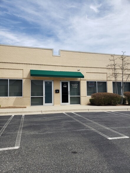 More Photos Of 900 Wind River Ln, Gaithersburg Office For Sale