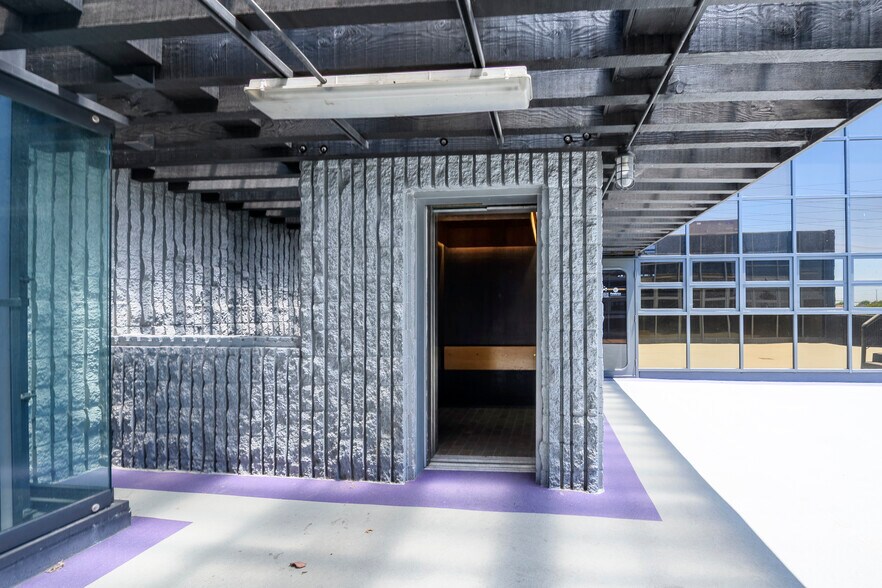 More Photos Of 2200 Michigan Ave, Santa Monica Loft Creative Space For Lease