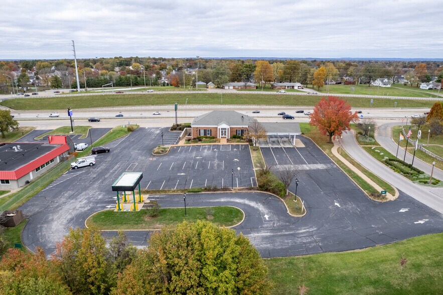 More Photos Of 2700 S Saint Peters Pky, Saint Peters Bank For Sale