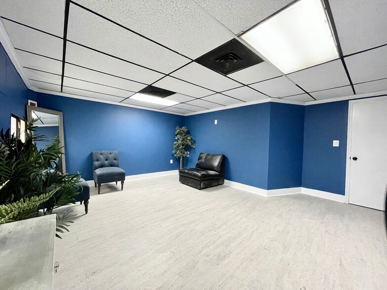More Photos Of 4719-4731 Stamp Rd, Temple Hills Service For Sale