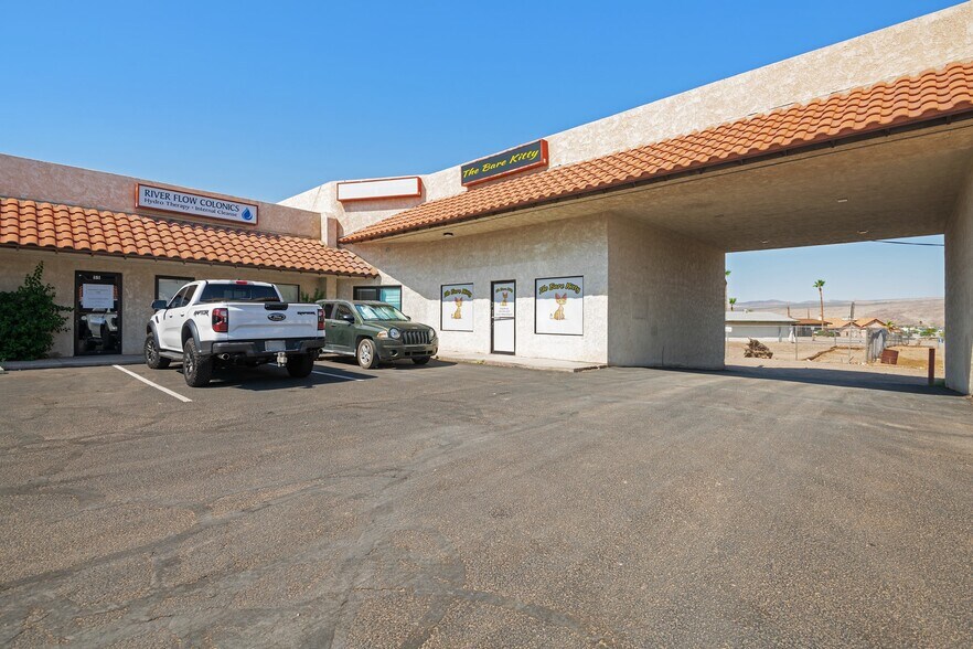 More Photos Of 2065 Highway 95, Bullhead City Storefront For Lease