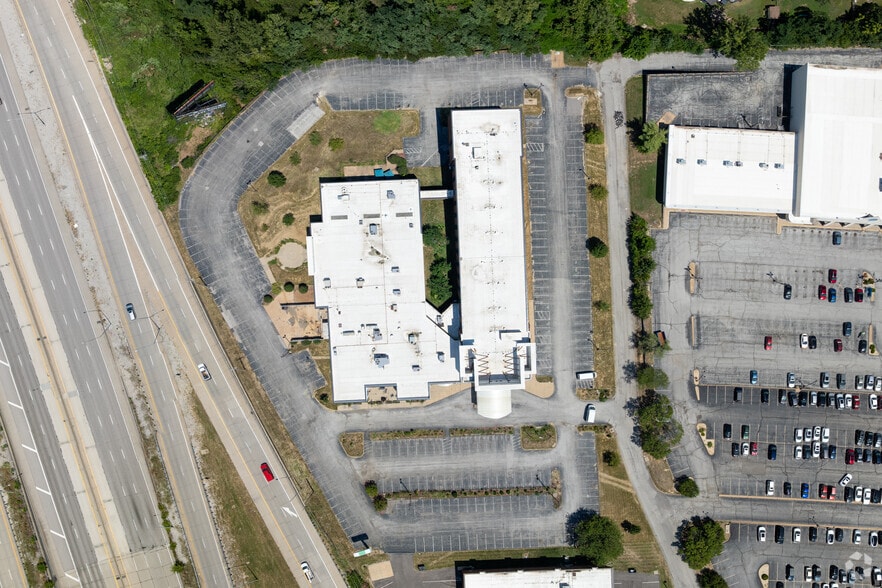 More Photos Of 6921 S Lindbergh Blvd, Saint Louis Hotel For Sale