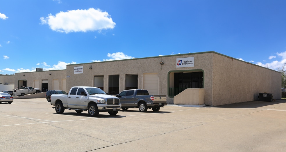 Primary Photo Of 10501-10537 King William Dr, Dallas Warehouse For Lease