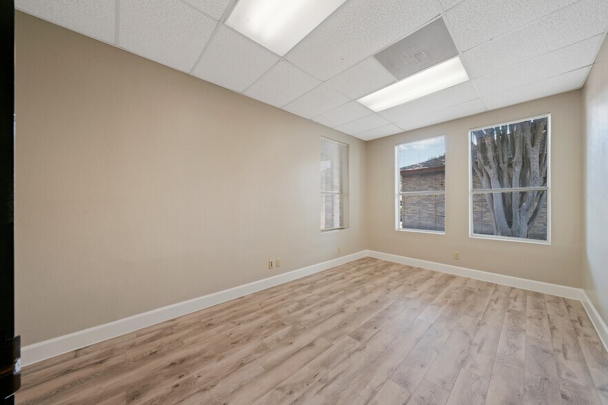 More Photos Of 8627 Cinnamon Creek Dr, San Antonio Office For Sale
