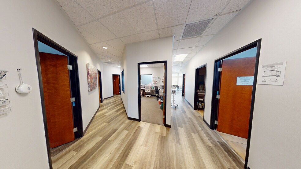 More Photos Of 3039 W Horizon Ridge Pky, Henderson Office For Lease