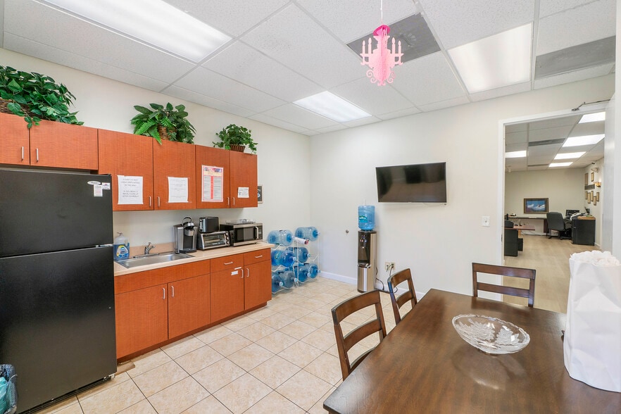 More Photos Of 5571 N University Dr, Coral Springs Office Residential For Sale