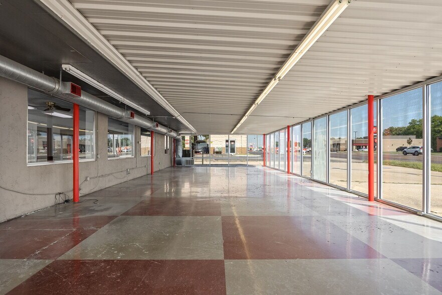 More Photos Of 1710 S Belt Hwy, Saint Joseph Auto Dealership For Sale