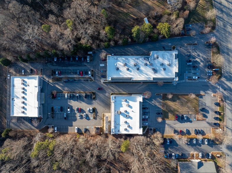 More Photos Of 916 Cox Rd, Gastonia Office For Lease