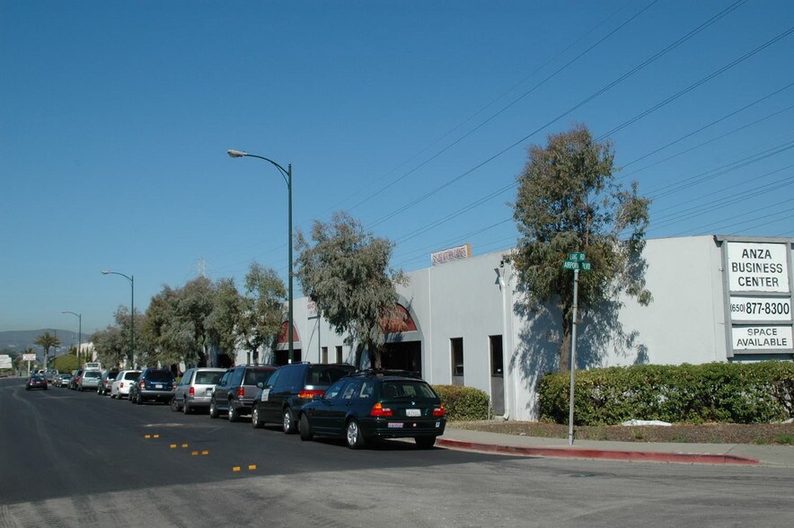 More Photos Of 310-324 Lang Rd, Burlingame Warehouse For Lease