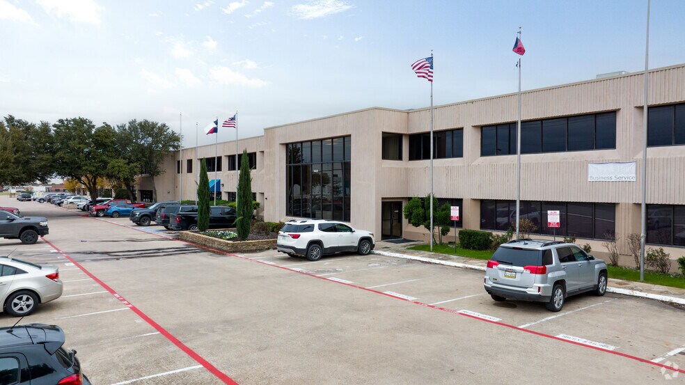 More Photos Of 1400 Everman Pky, Fort Worth Warehouse For Lease