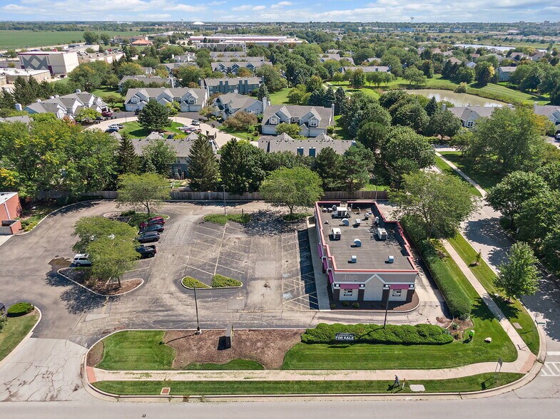 More Photos Of 240 Douglas Rd, Oswego Fast Food For Lease