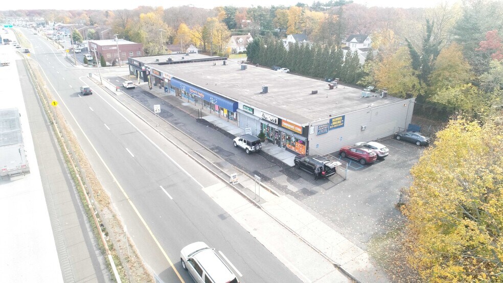 Primary Photo Of 614-626 Sunrise Hwy, West Babylon Unknown For Lease