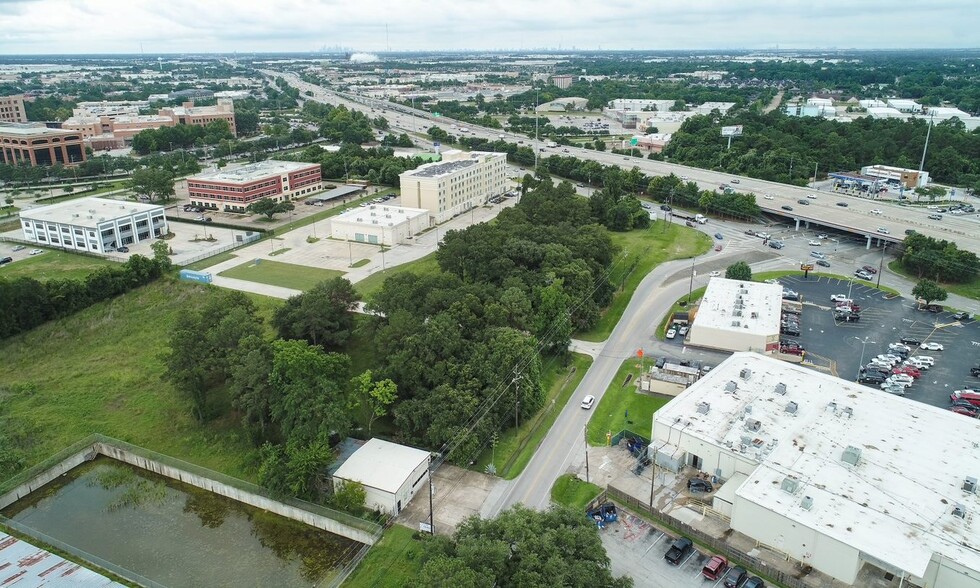 More Photos Of 13000 Schroeder Rd, Houston Warehouse For Sale