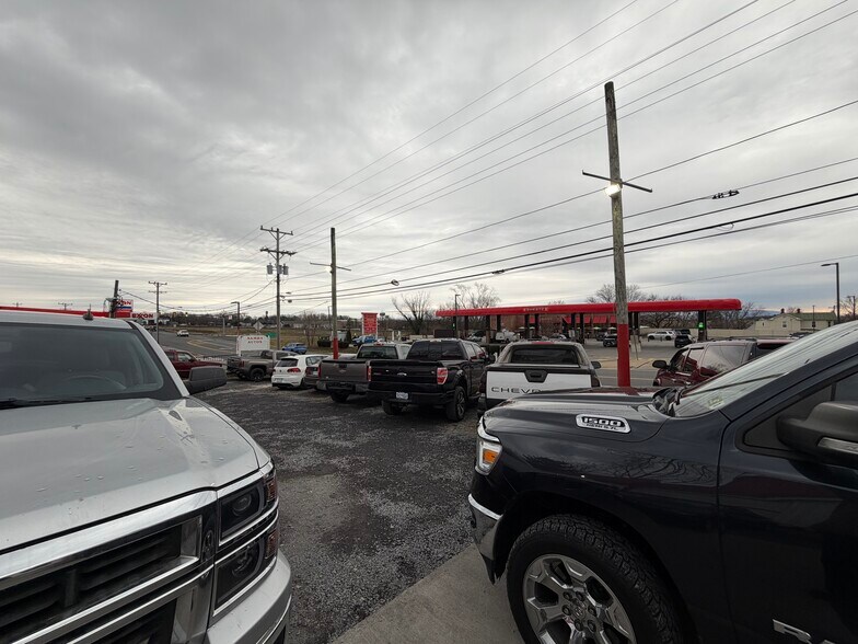 More Photos Of 790 Fairfax St, Stephens City Auto Dealership For Sale